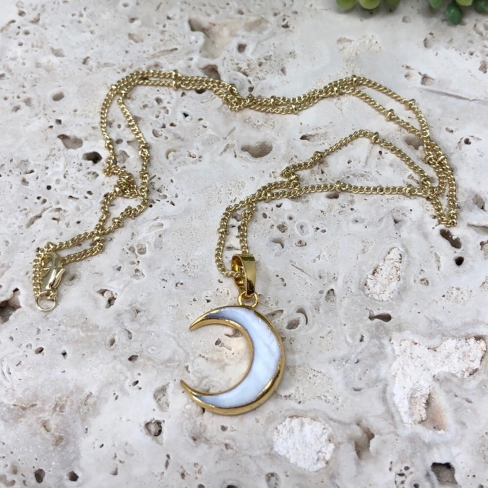 🆕Ayla | Crescent Moon Pendant 14K Gold Necklace - Picture 3 of 8